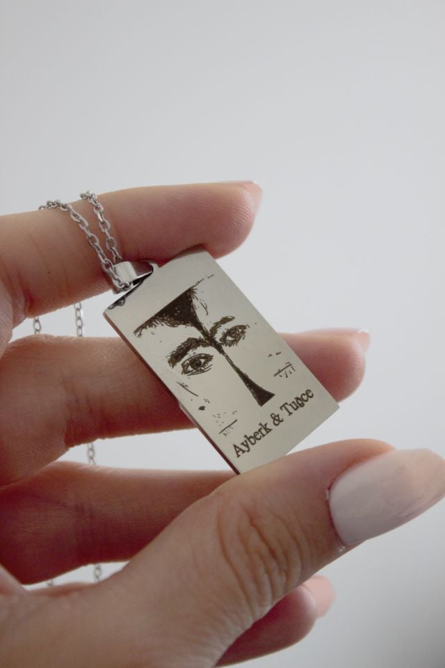 Çelik Portre İsim Kolye