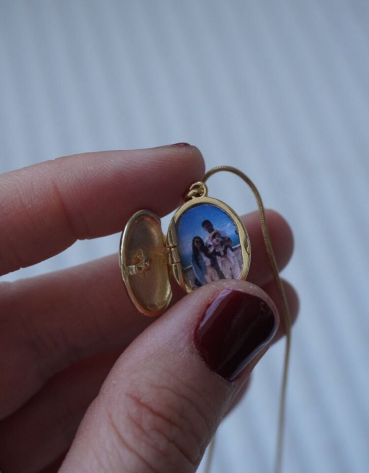 Çelik Oval Resimli Anı Kolyesi